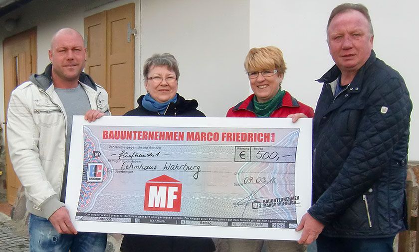 Marco Friedrich unterstützt den Verein LEHMHAUS in Wahrburg