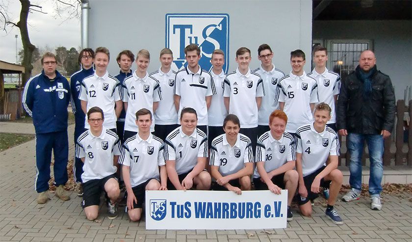 Neue Sweatshirts und Shorts für die A-Jugend des TuS Siegfried 09 Wahrburg