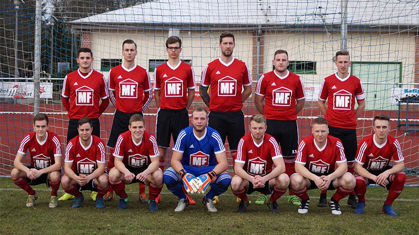 Die erste Mannschaft des  FSV Havelberg 1911 im neuen Trikotsatz. Bildquelle: Christian Müller