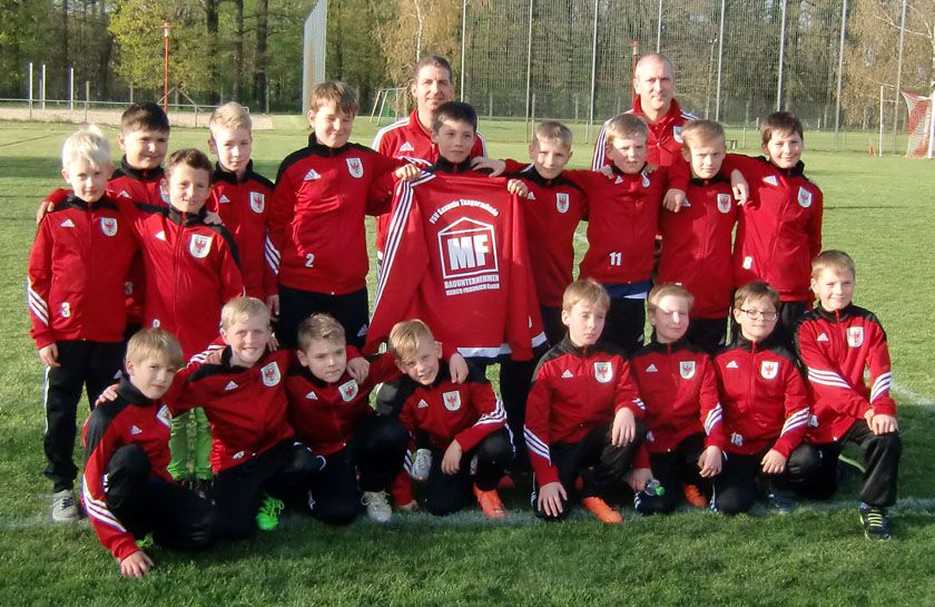 18 Trainingsanzüge für FSV Saxonia Tangermünde – E-Jugend